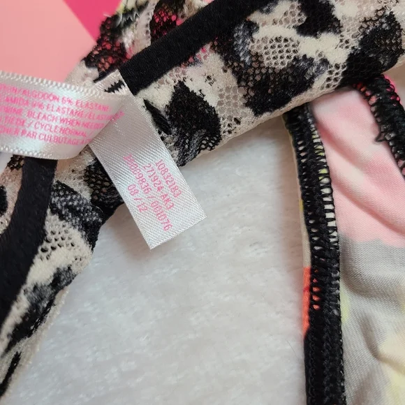 Y2K VS PINK Classic Cotton Lace Back Extra Low Rise Thong Panty Size Lg - Picture 5 of 6